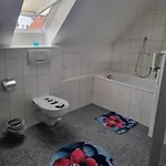 Monteurwohnung Weigl Апартаменты Гросмеринг